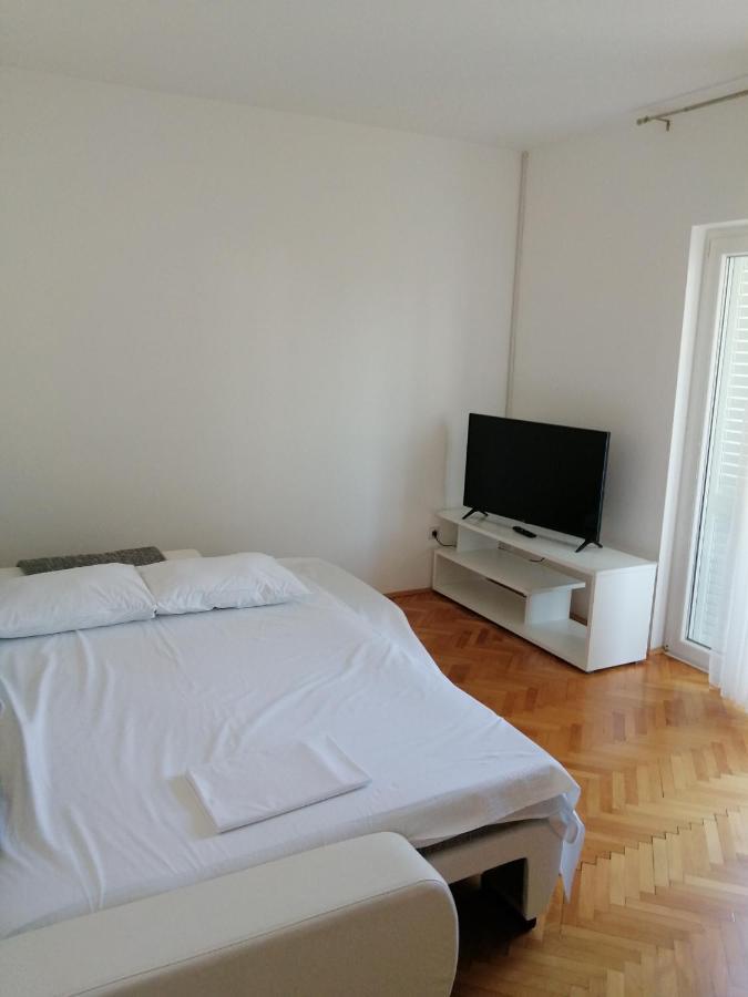 Apartment Rab Town Exterior photo