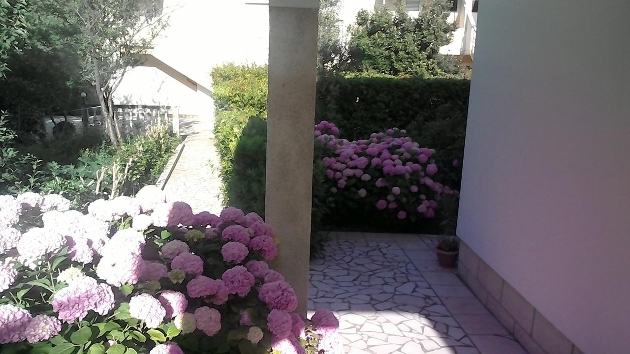 Apartment Rab Town Exterior photo